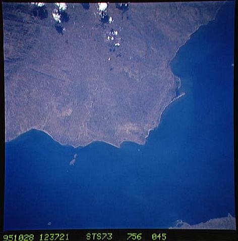 West shore: Maleri Is., Mumbo I.; east shore: Makanjila Pt.